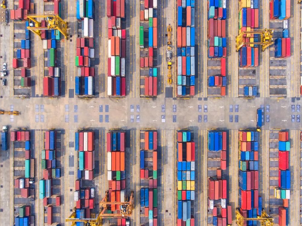 lieferantenbewertung-dqs-container aus vogelperspektive